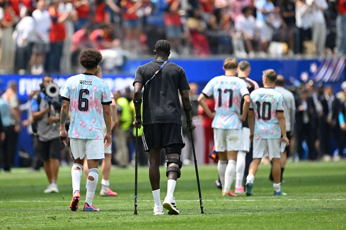Lovitură severă pentru Aston Villa! Amadou Onana, indisponibil nouă luni după accidentarea de la CM 2026. 2 lovitura severa pentru aston villa amadou onana indisponibil noua luni dupa accidentarea de la cm 20261784640720