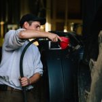 tanczos barna isi exprima critica fata de pretul inacceptabil de ridicat al motorinei si solicitaca statul sa intervina1782988321