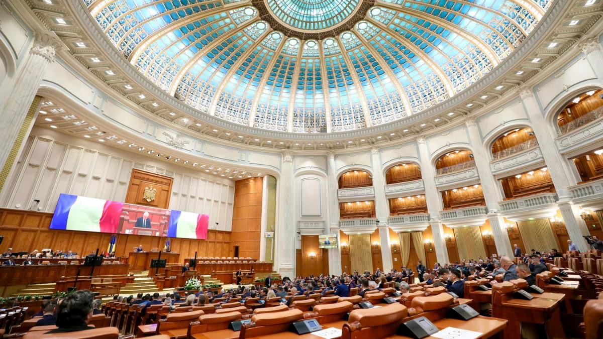 AUR va vota Legea integrității doar dacă soții și soțiile sunt incluși în declarațiile de avere și... 2 AUR va vota Legea integritatii doar daca sotii si sotiile sunt inclusi in declaratiile de avere1785742180