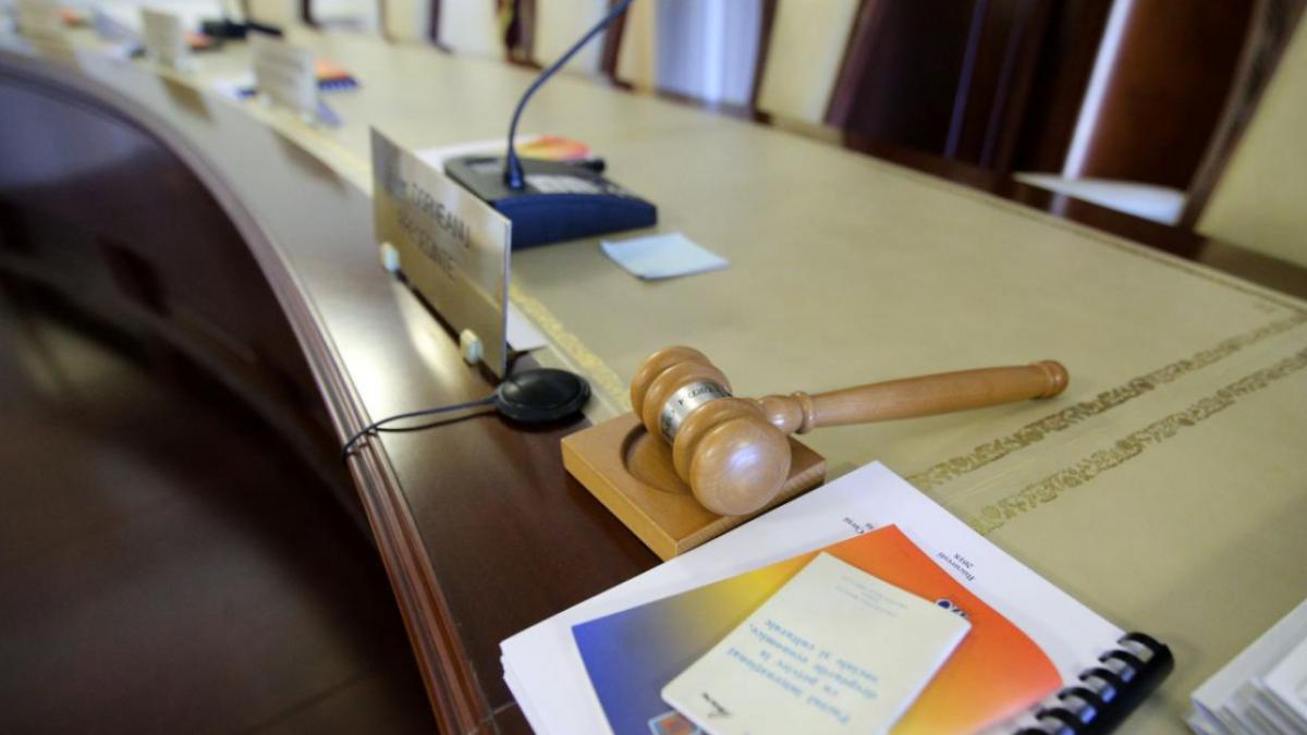 CCR se reuneste din nou pentru Legea ANI Sesizarile se refera la amendamentul AUR privind averile partenerelor si la amendamentul Fritz1786943675