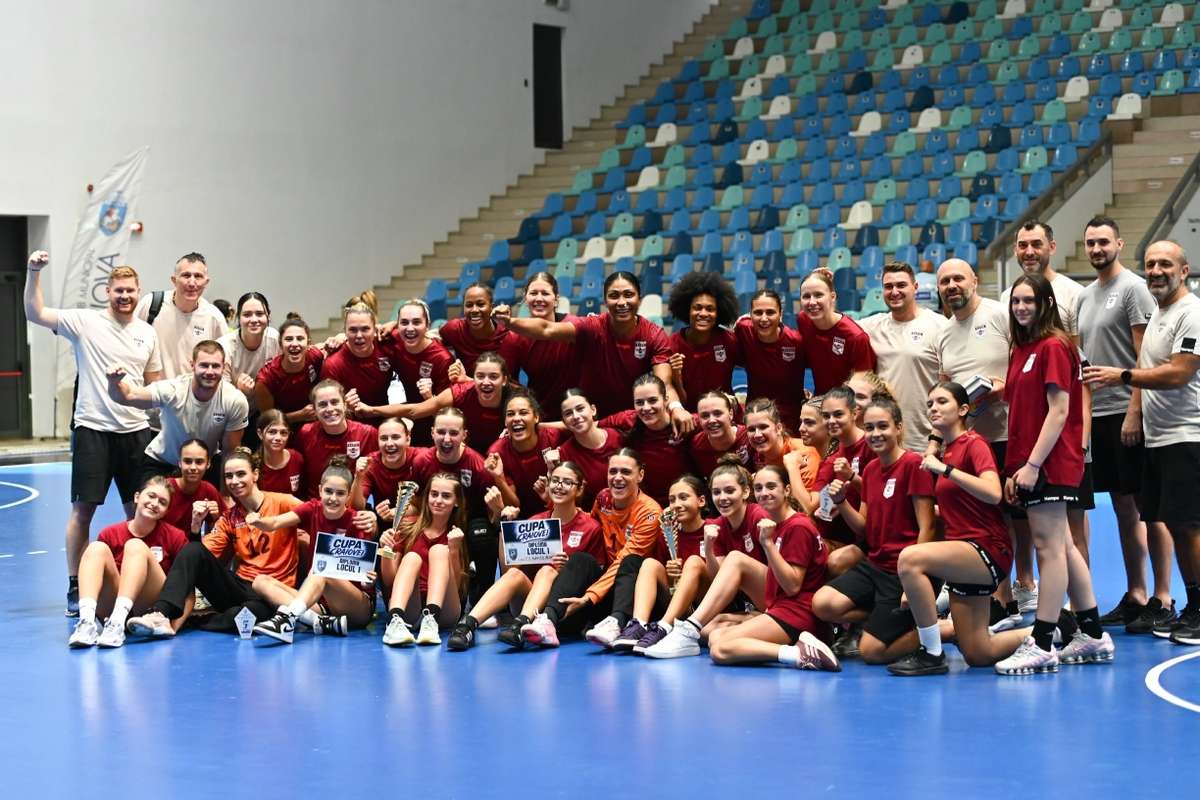 CS Rapid București a obținut trofeul Cupei Craiovei. 2 CS Rapid Bucuresti a obtinut trofeul Cupei Craiovei1786820374