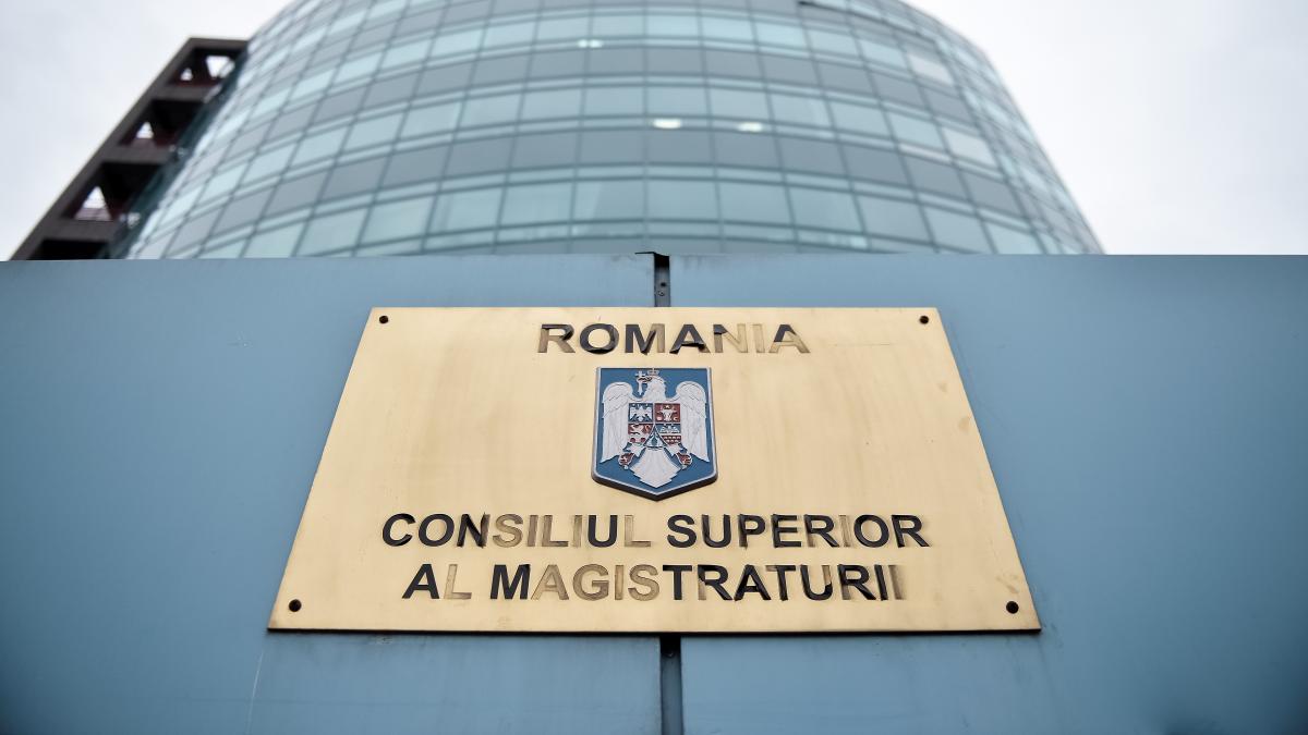 CSM solicită „clarificări publice” cu privire la întâlnirea premierului Bolojan cu președintele CCR, Simina Tănăsescu 4 CSM solicita clarificari publice cu privire la intalnirea premierului Bolojan cu presedintele CCR Simina Tanasescu1786900474