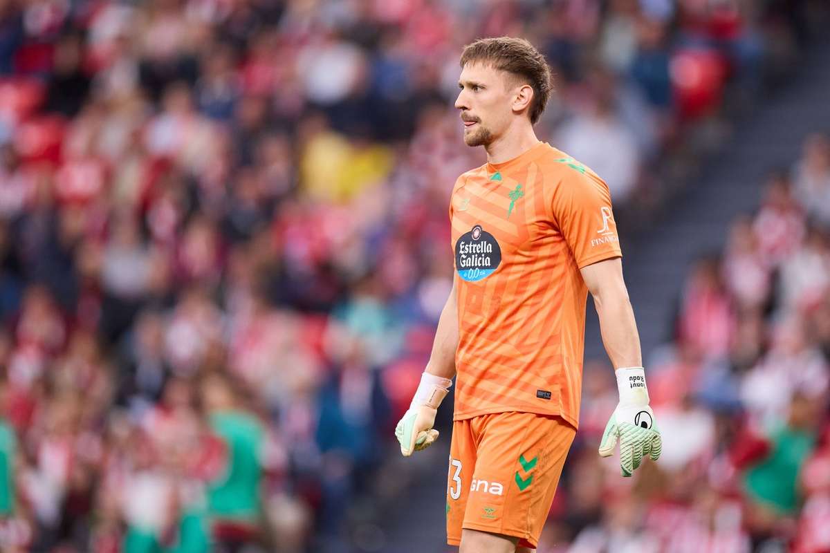 Competitie pentru Ionuț Radu. Celta Vigo achiziționează un portar de la Manchester United. 2 Competitie pentru Ionut Radu Celta Vigo achizitioneaza un portar de la Manchester United1785941975
