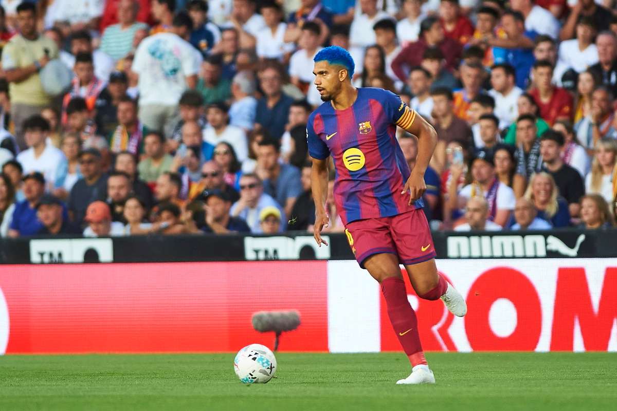 De ce Barcelona ar putea regreta împrumutul căpitanului Ronald Araujo la Liverpool 3 De ce Barcelona ar putea regreta imprumutul capitanului Ronald Araujo la Liverpool1786352374