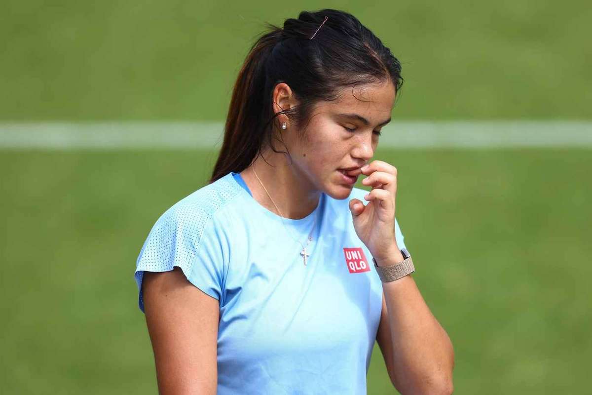 Emma Răducanu va lipsi de la US Open din cauza unei fracturi de stres la piciorul drept. 3 Emma Raducanu va lipsi de la US Open din cauza unei fracturi de stres la piciorul drept1785784484