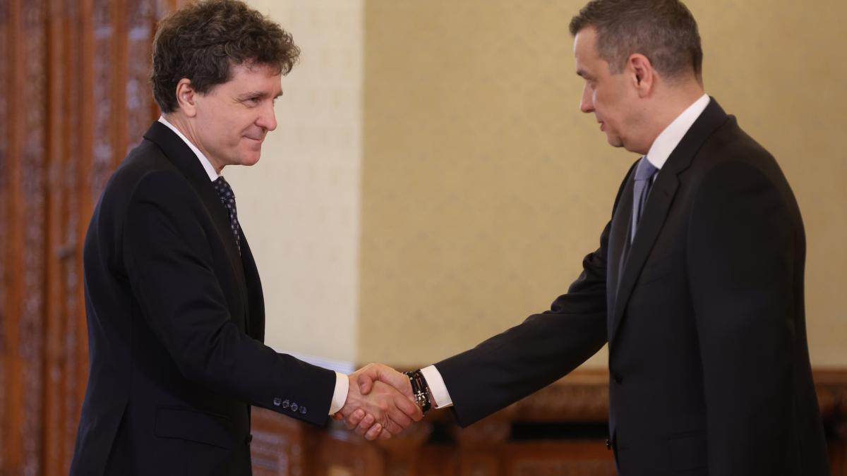 Grindeanu anunță situația negocierilor pentru noul Guvern: „După 1 septembrie, cu siguranță se va intra în calendarul desemnării” 2 Grindeanu anunta situatia negocierilor pentru noul Guvern Dupa 1 septembrie cu siguranta se va intra in calendarul desemnarii1787590774