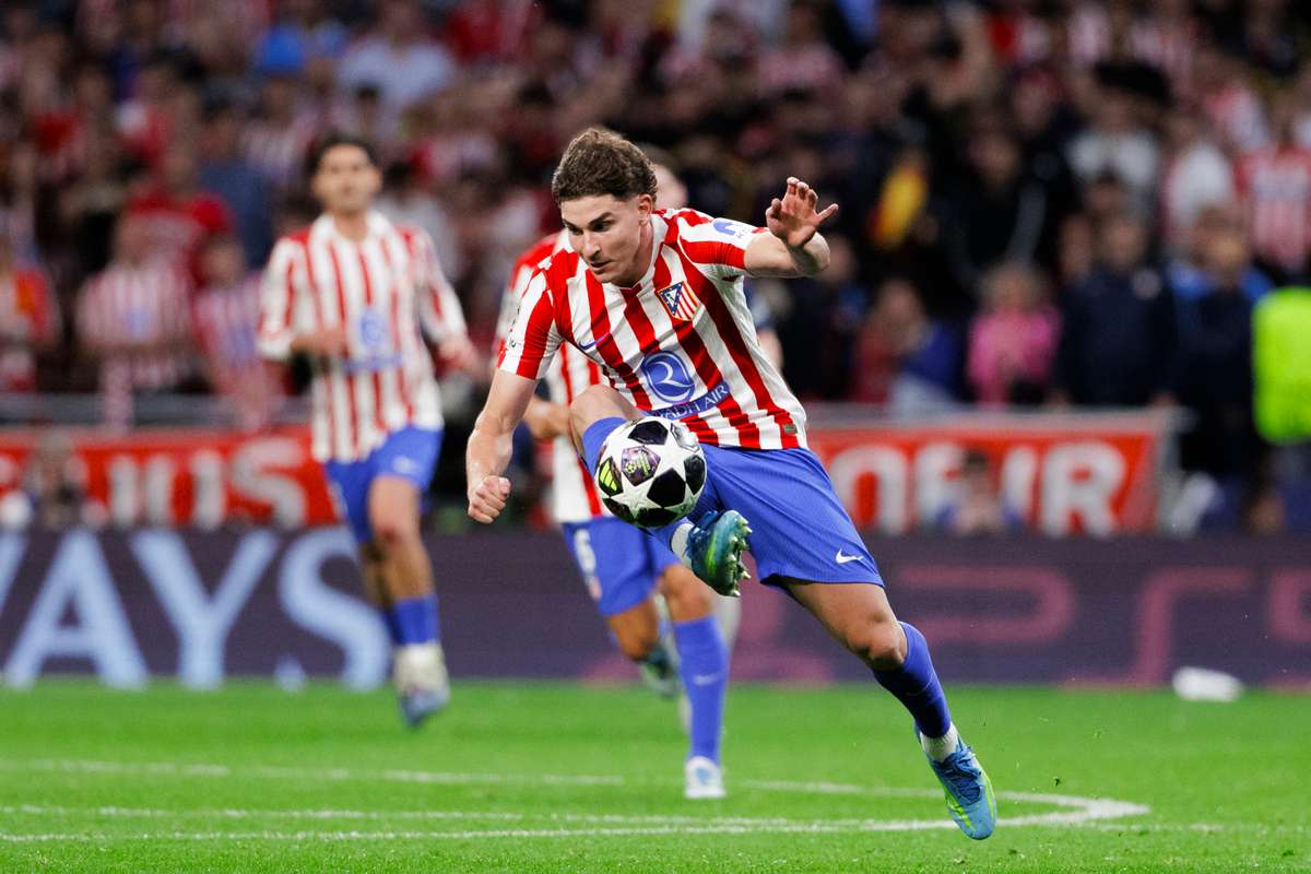 Julian Alvarez prezent la controlul medical Argentinianul se intoarce la Atletico1786362265