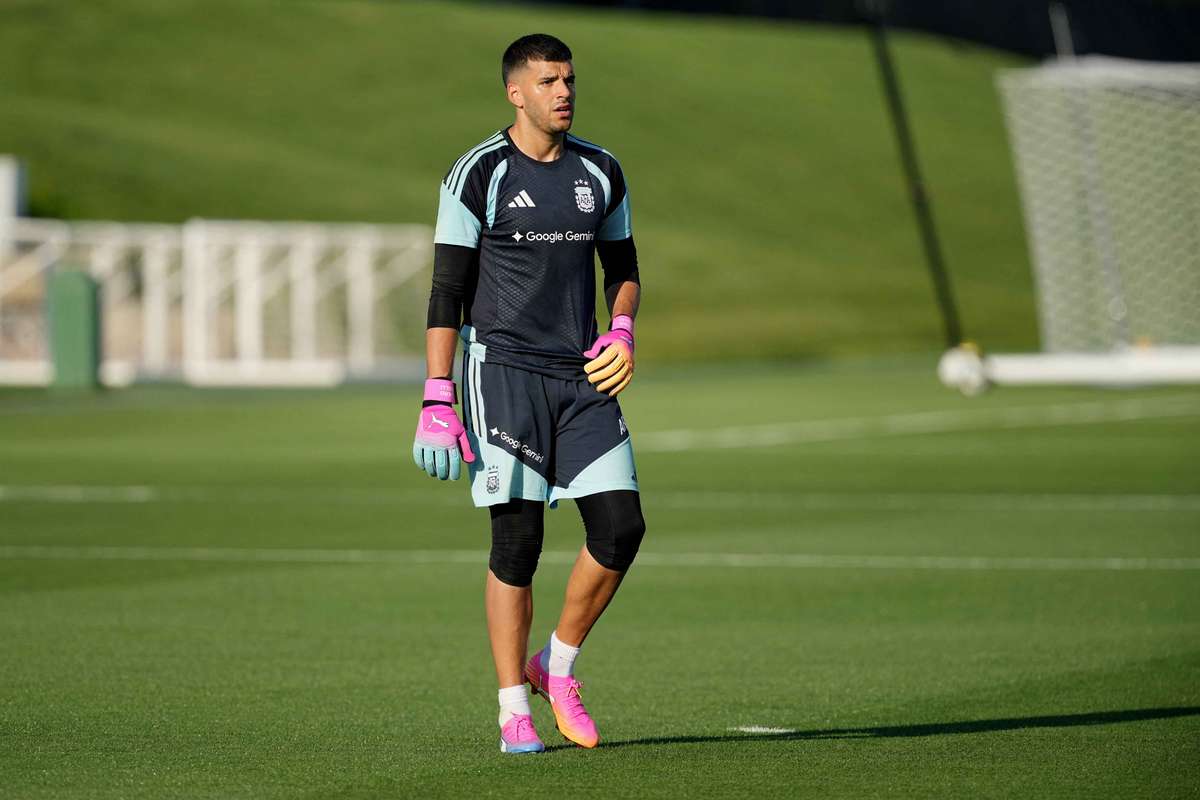 Manchester City a ajuns la un acord cu rezerva lui Donnarumma. Portarul se întoarce la ”Cetățeni” 3 Manchester City a ajuns la un acord cu rezerva lui Donnarumma Portarul se intoarce la Cetateni1786535977