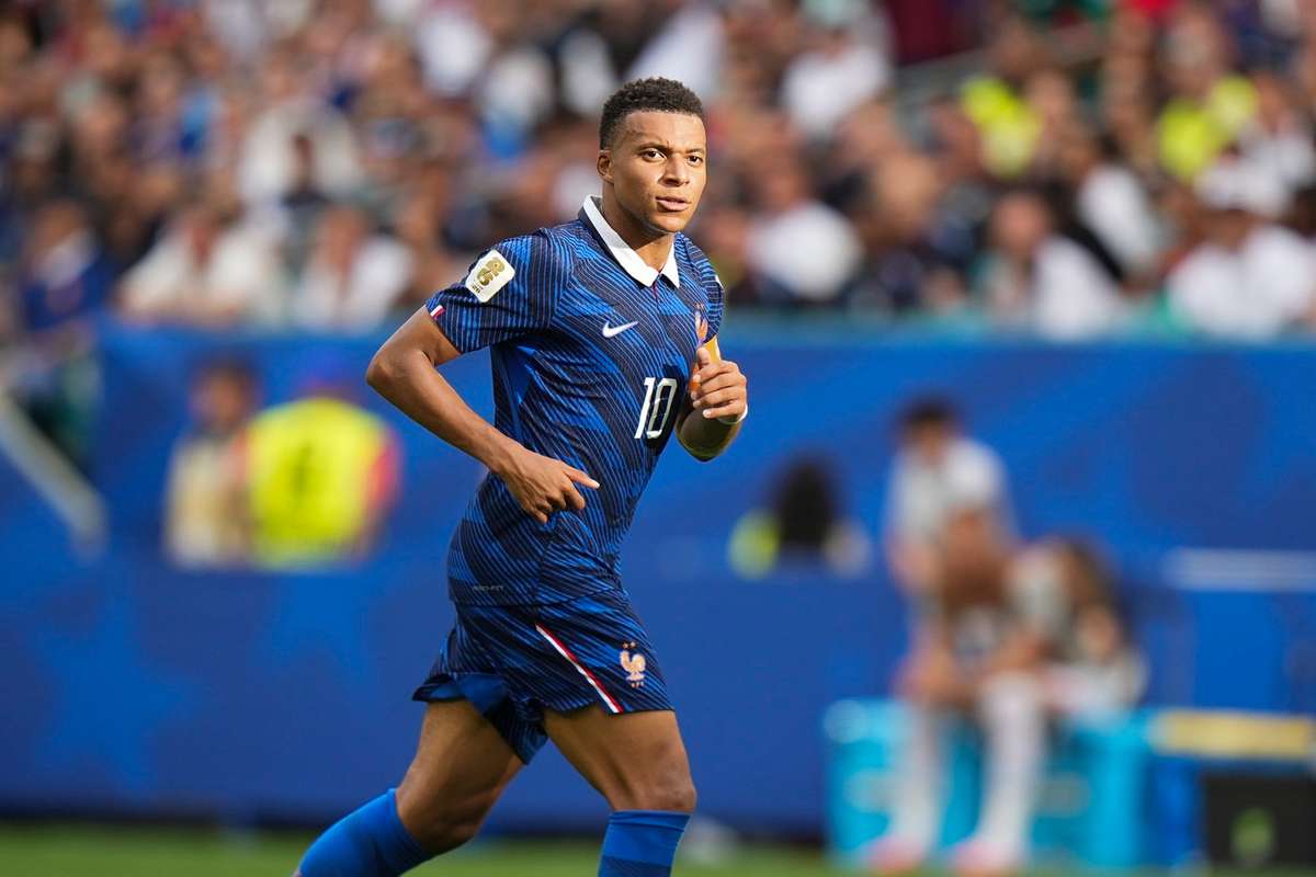 Mbappe se intoarce la Real Madrid A efectuat vizita medicala si l a intalnit pe Mourinho1786363175