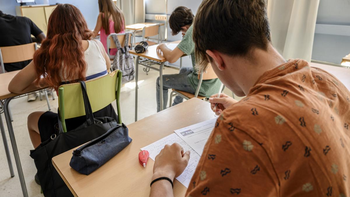 Ministrul Educatiei despre admiterea la liceu este fals ca nu vor fi camere de supraveghere si ca lucrarile nu vor fi anonimizate1787249673