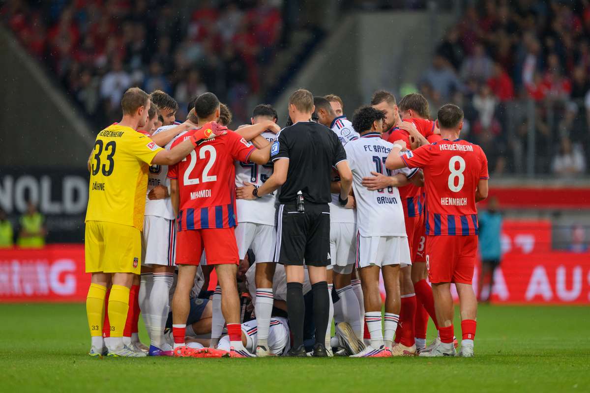 Momente de panică! Jucătorul echipei Bayern s-a prăbușit din nou pe teren. 2 Momente de panica jucatorul echipei Bayern s a prabushit din nou pe teren1787077781
