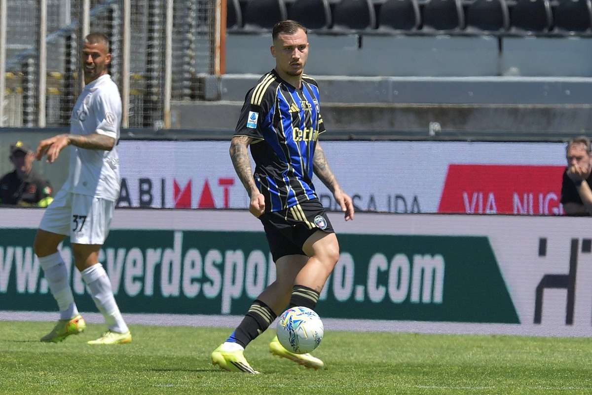 Pancu a confirmat cel mai recent transfer al Rapidului: „Un jucător excelent, foarte, foarte bun” 2 Pancu a confirmat cel mai recent transfer al Rapidului Un jucator excelent foarte foarte bun1785939297