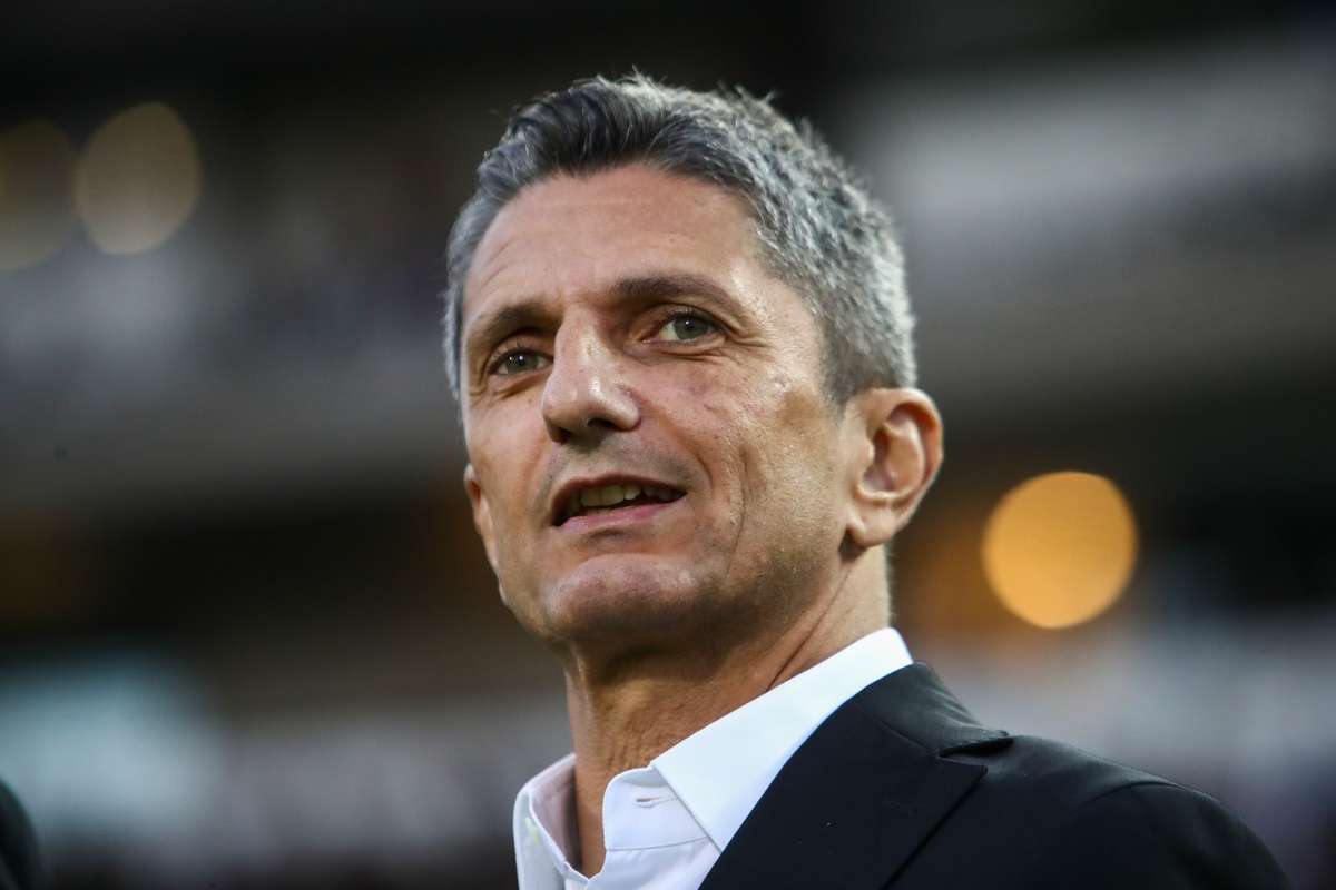 Primul trofeu pentru Răzvan Lucescu ca antrenor la Al-Sadd: a câștigat Al Ahrar Cup după victoria împotriva lui MC Alger. 2 Primul trofeu pentru Razvan Lucescu ca antrenor la Al Sadd a castigat Al Ahrar Cup dupa victoria impotriva lui MC Alger1786872570