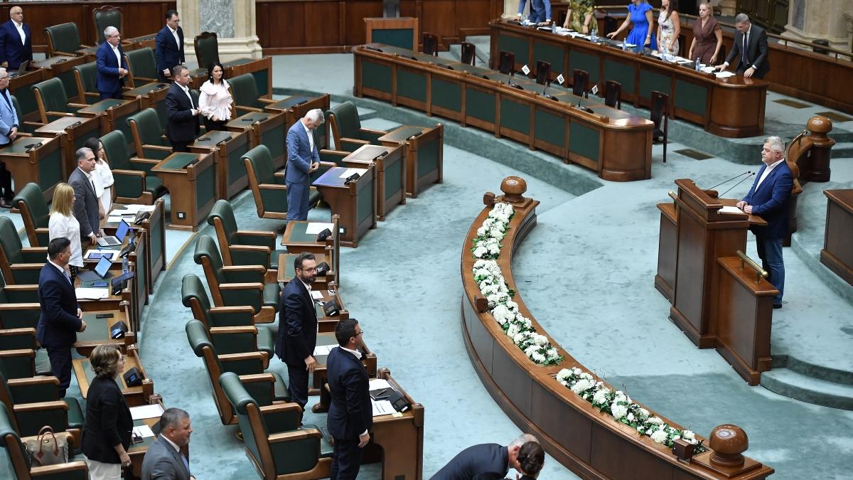 Senatul a modificat Codul administrativ pentru a elimina incompatibilitatile in randul alesilor locali USR intentioneaza sa conteste legea la CCR1787769002