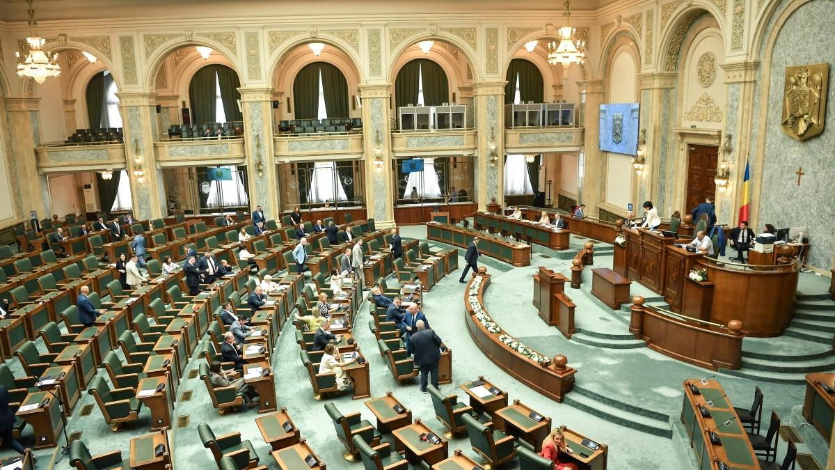 Senatul a votat pentru anularea închiderii termocentralelor. Avertismentul lui Bolojan: „Există riscul să avem...” 3 Senatul a votat pentru anularea inchiderii termocentralelor Avertismentul lui Bolojan Exista riscul sa avem1785856490