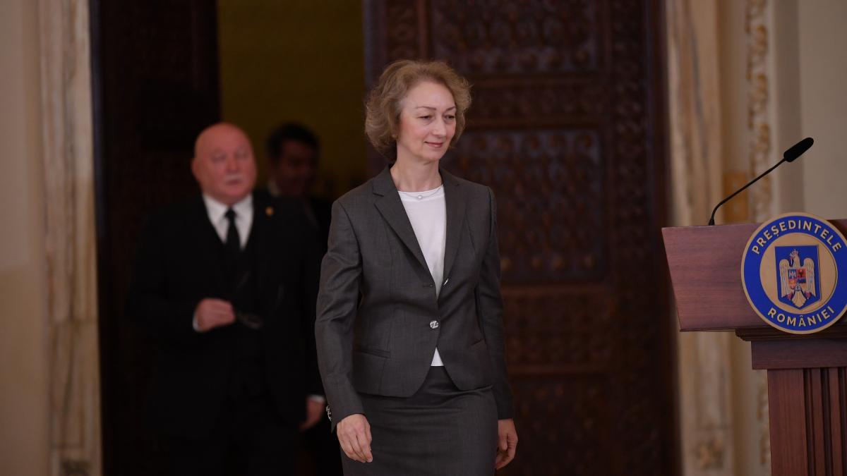 Surse: Bolojan și președinta CCR s-ar fi întâlnit în biroul lui Abrudean înainte de luarea deciziei pe... 2 Surse Bolojan si presedinta CCR s ar fi intalnit in biroul lui Abrudean inainte de luarea deciziei pe1786733101