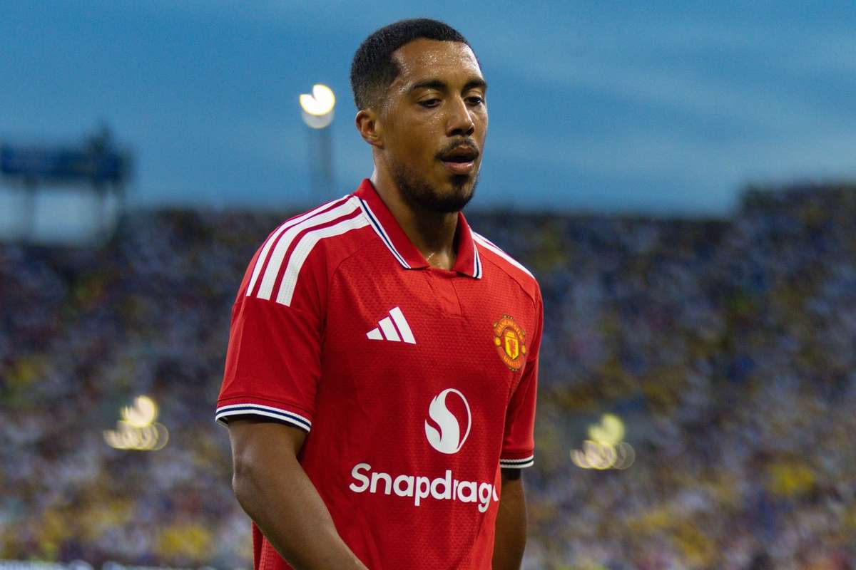 Tielemans și-a cerut scuze fanilor lui Aston Villa după comentariile făcute despre Manchester United. 2 Tielemans si a cerut scuze fanilor lui Aston Villa dupa comentarile facute despre Manchester United1786655674
