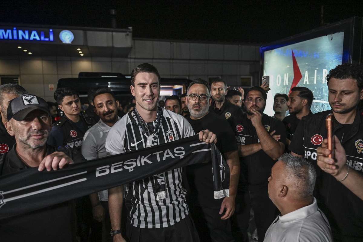 Un nou transfer semnificativ în Superliga Turciei! Juventus îl ofere pe Dusan Vlahovic la Beșiktaș. 2 Un nou transfer semnificativ in Superliga Turciei Juventus il ofer pe Dusan Vlahovic la Besiktas1786640370