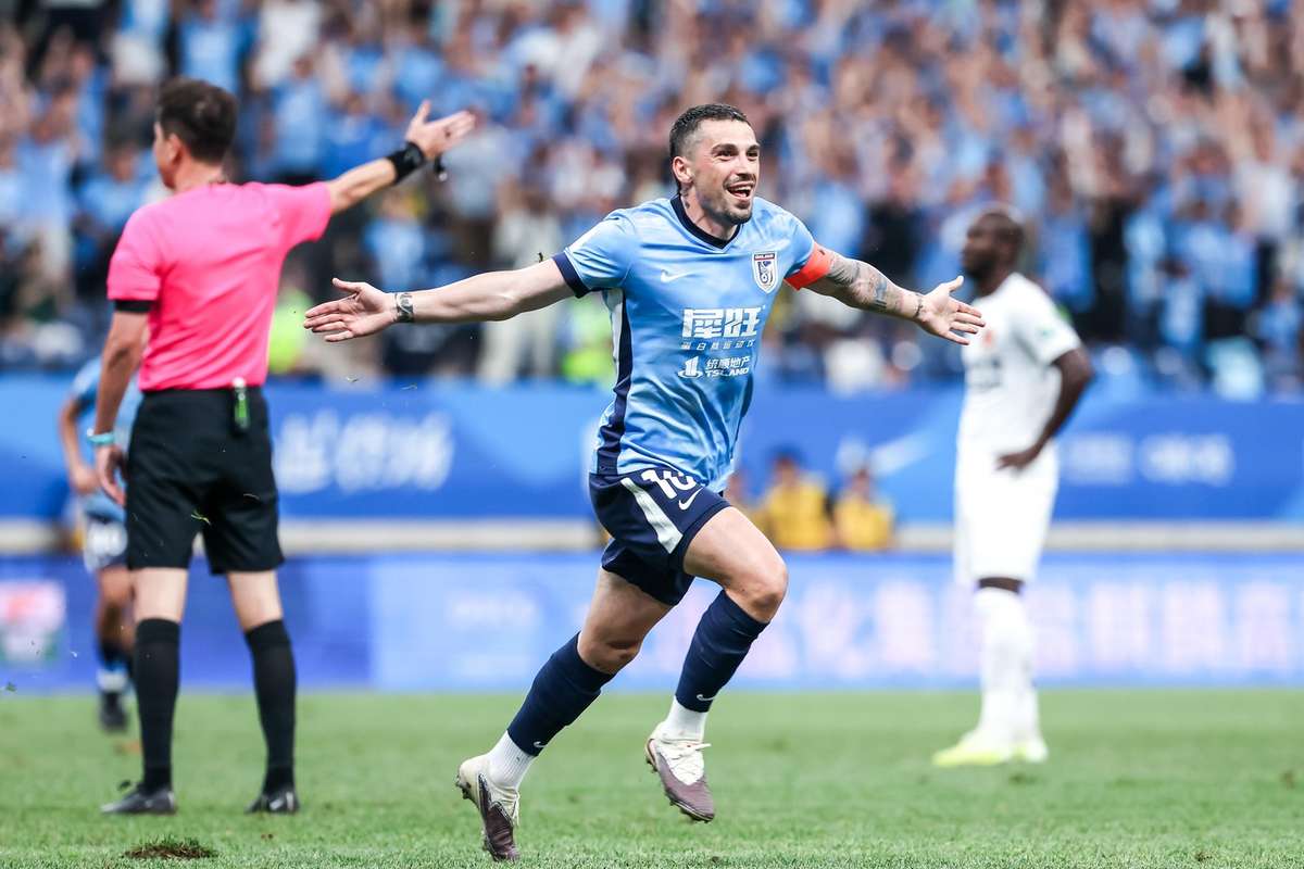 VIDEO! Nicolae Stanciu înscrie într-un meci cu final dramatic în China 2 VIDEO Nicolae Stanciu inscrie intr un meci cu final dramatic in China1787152472