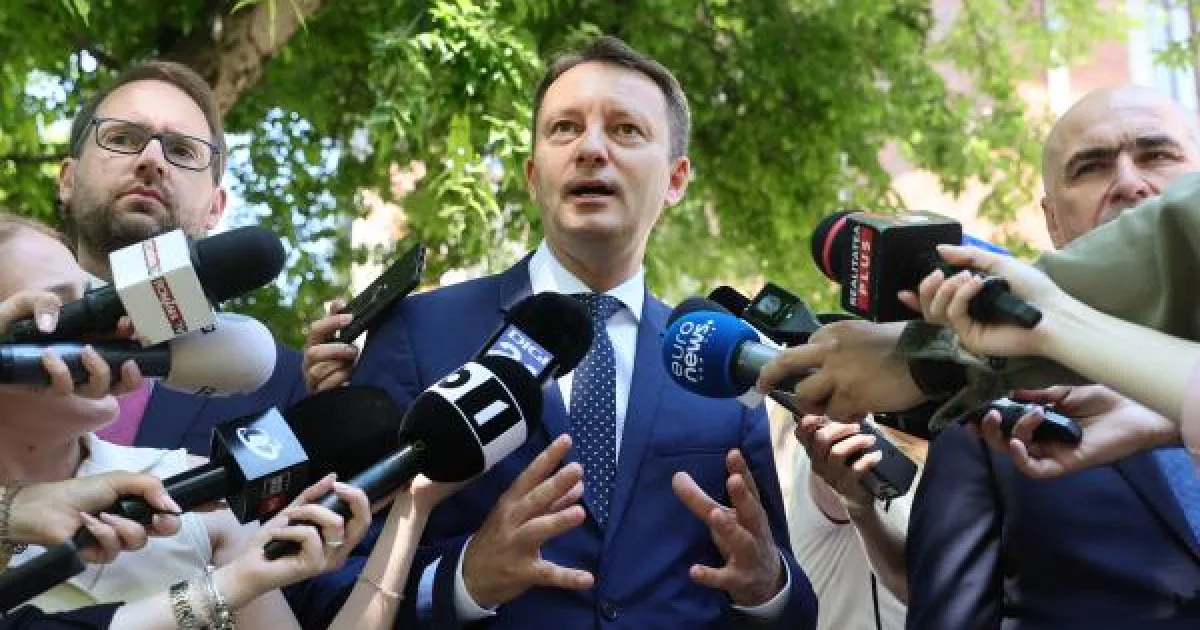 AUR prezintă un plan de guvernare în 10 puncte ca răspuns la propunerea PSD 2 AUR prezintă un plan de guvernare în 10 puncte ca răspuns la propunerea PSD