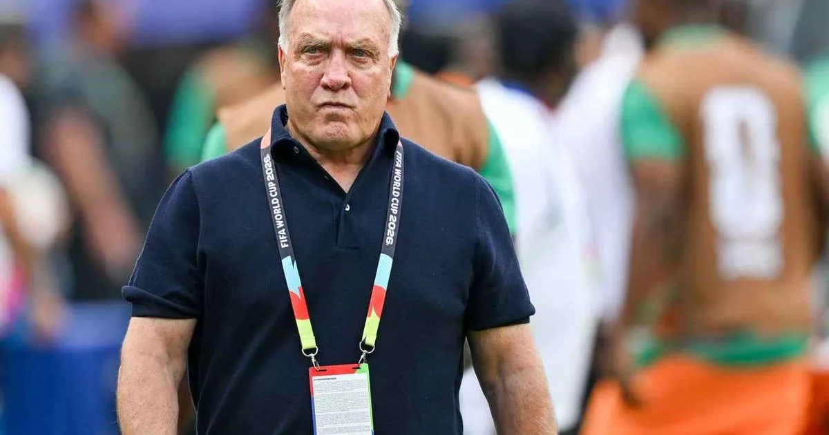 Dick Advocaat rămâne selecționerul Curacaoului, semnând un nou contract 4 Dick Advocaat rămâne selecționerul Curacaoului, semnând un nou contract