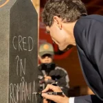 Nicușor Dan scrie „Cred în România” pe Via Transilvanica. Despre „politicienii imaturi”
