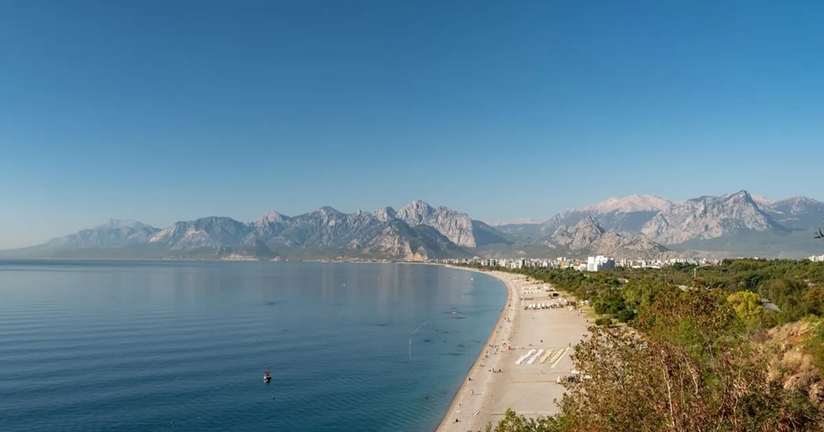Orașul din Europa ideal pentru plajă în septembrie. Temperaturile ating și 31°C 2 Orașul din Europa ideal pentru plajă în septembrie. Temperaturile ating și 31°C