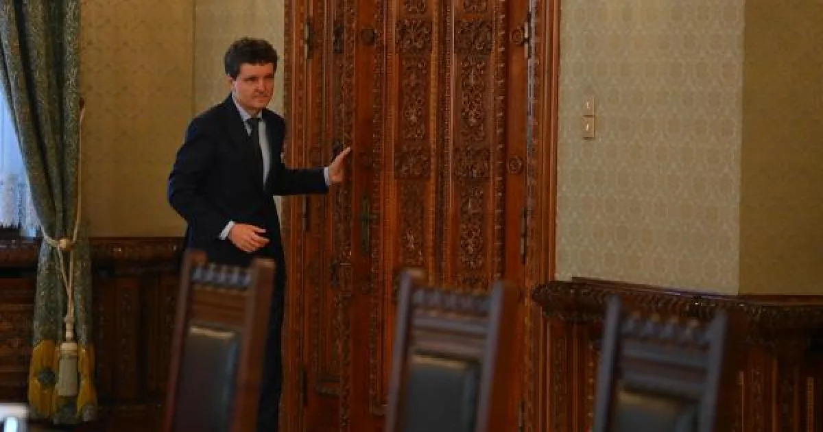 AUR: Constituția nu îi permite lui Nicușor Dan să aleagă partidele pentru majoritate 2 AUR: Constituția nu îi permite lui Nicușor Dan să aleagă partidele pentru majoritate
