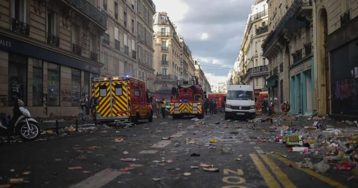 Ceața și protestele din Paris perturbă meciul Barcelonei din Liga Campionilor 2 Ceața și protestele din Paris perturbă meciul Barcelonei din Liga Campionilor