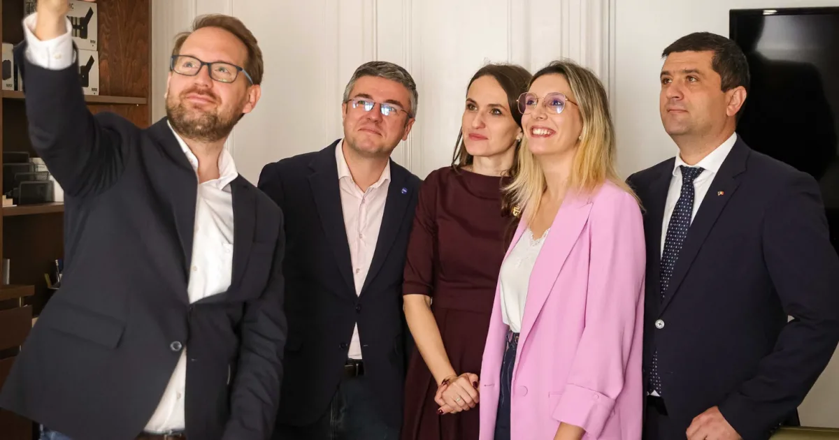 Congres USR la Timișoara: se alege conducerea, un lider cere schimbarea lui Fritz 4 Congres USR la Timișoara: se alege conducerea, un lider cere schimbarea lui Fritz