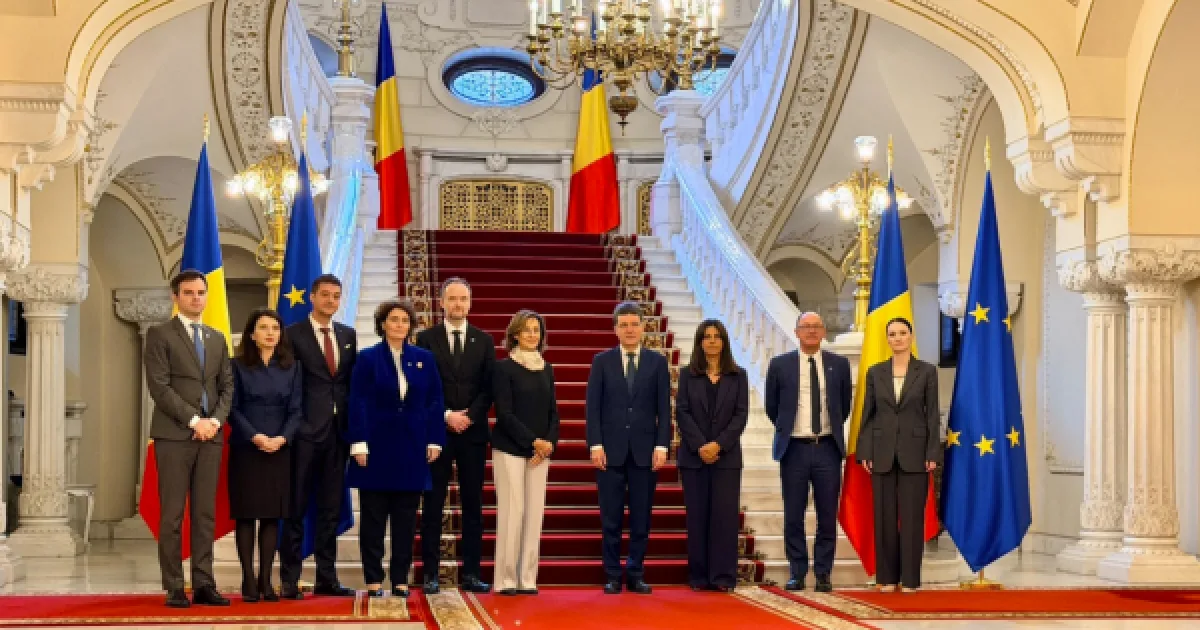 Nicușor Dan: Democrația, provocată de comunicarea pe rețele sociale