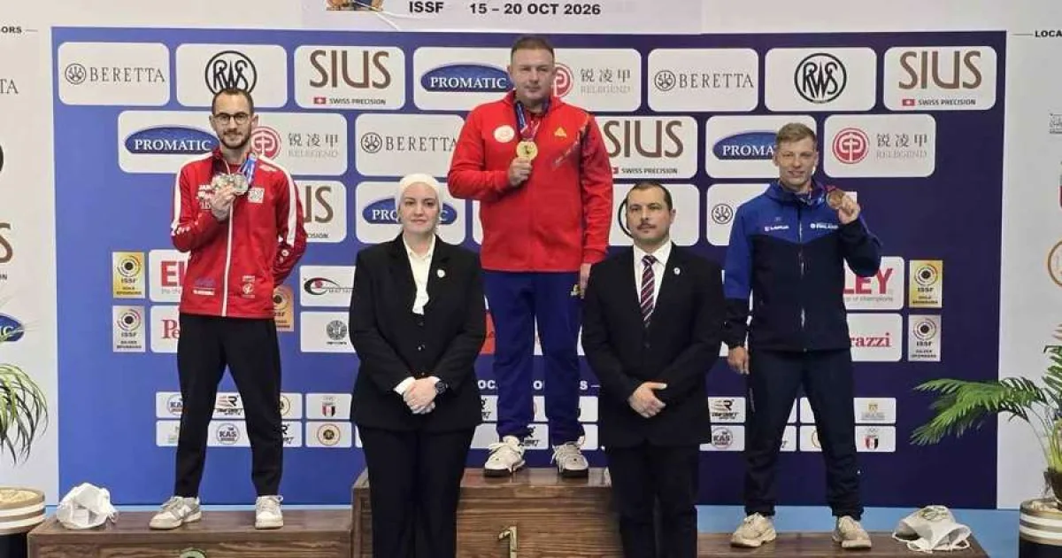 Peter Sidi a câștigat aurul pentru România la Mondialele de tir sportiv de la Cairo 2 Peter Sidi a câștigat aurul pentru România la Mondialele de tir sportiv de la Cairo