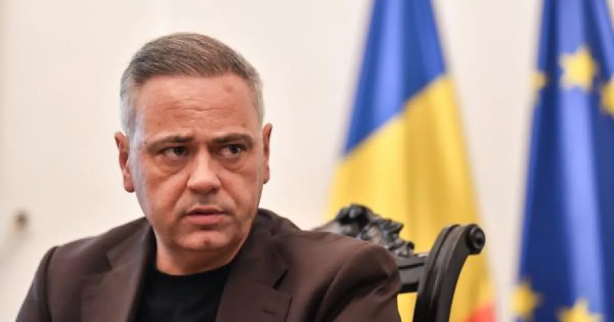 Radu Oprea arată poze din armată după scandalul din Parlament: „Nouă luni, la parașutiști” 2 Radu Oprea arată poze din armată după scandalul din Parlament: „Nouă luni, la parașutiști”