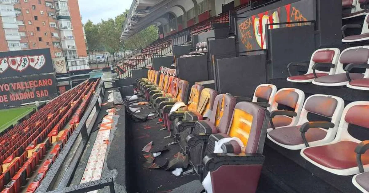 Stadionul lui Rațiu, vandalizat! Loja oficială, distrusă